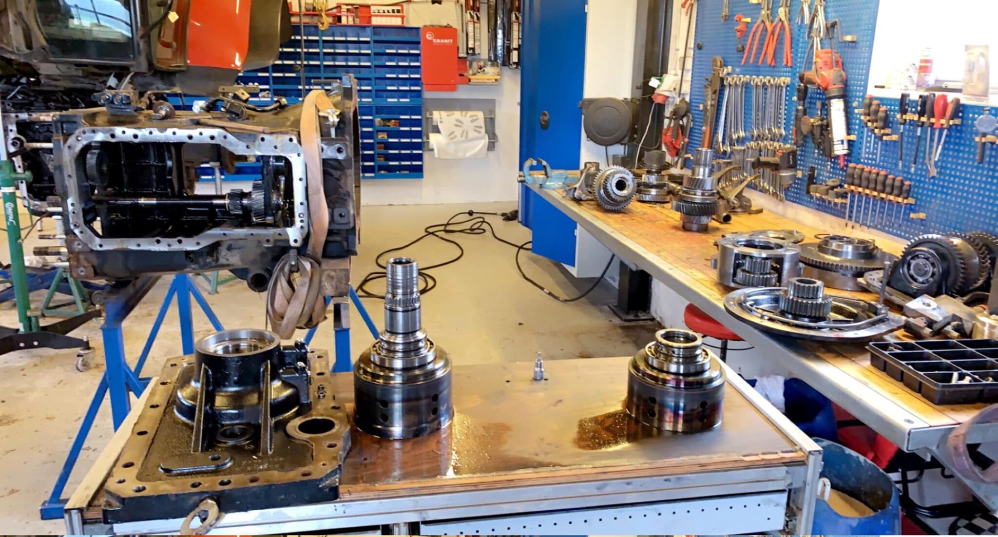 Jeg har stor erfaring med reparation af have- parkmaskiner på mit maskinværksted.